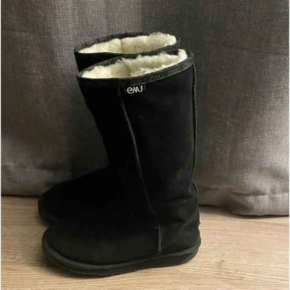 Emu Australia boots. Size 7 color black. Worn but in good condition - Picture 2 of 6